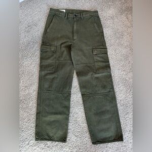 GAP Men’s 90s Loose Cargo Pants in Army Green Size 31/32